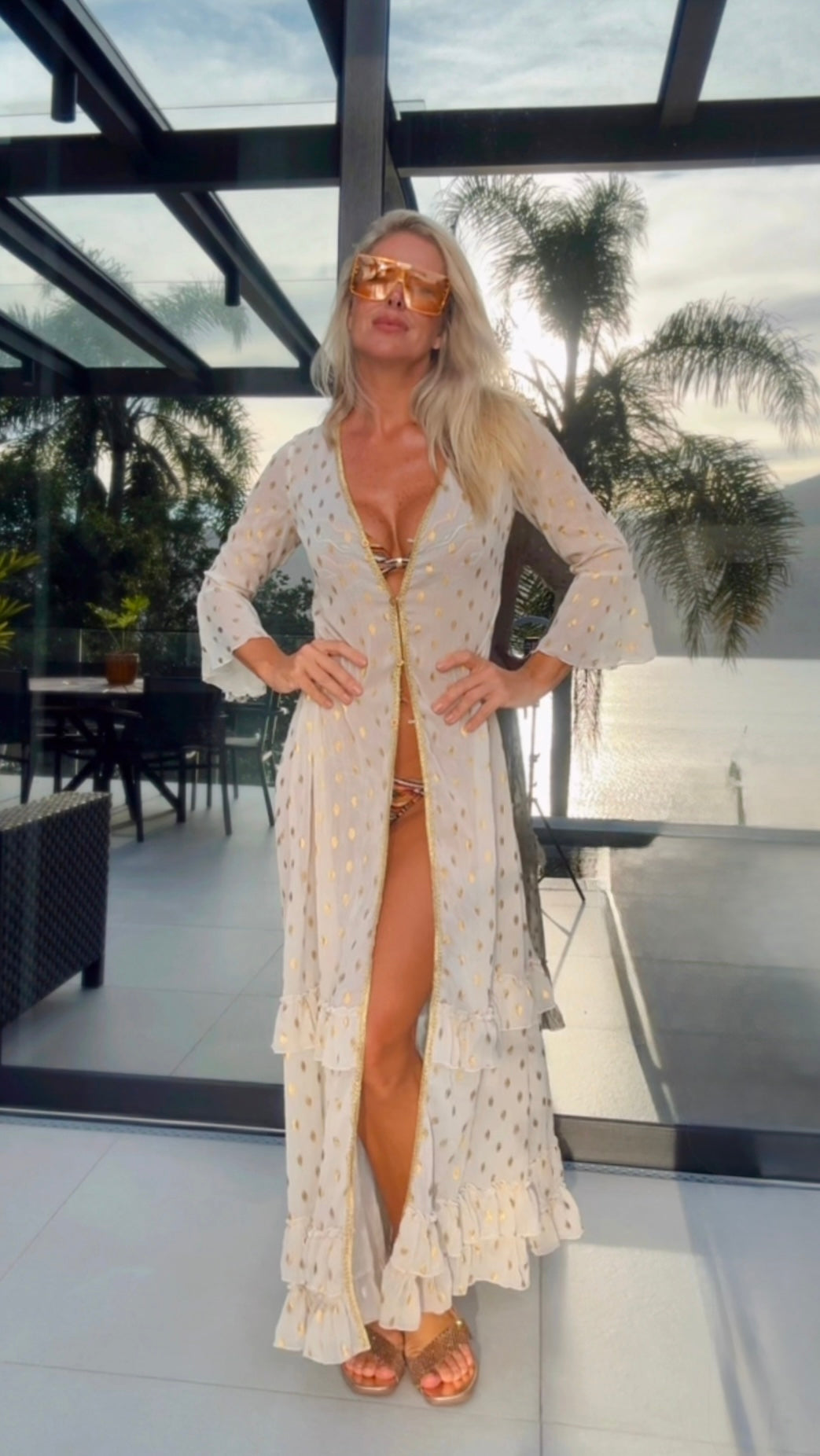 Saída de Praia LA ROCHELLE - NUDE COM DOURADO