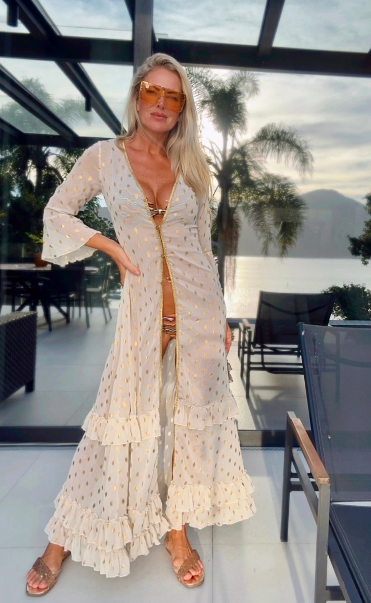 Saída de Praia LA ROCHELLE - NUDE COM DOURADO