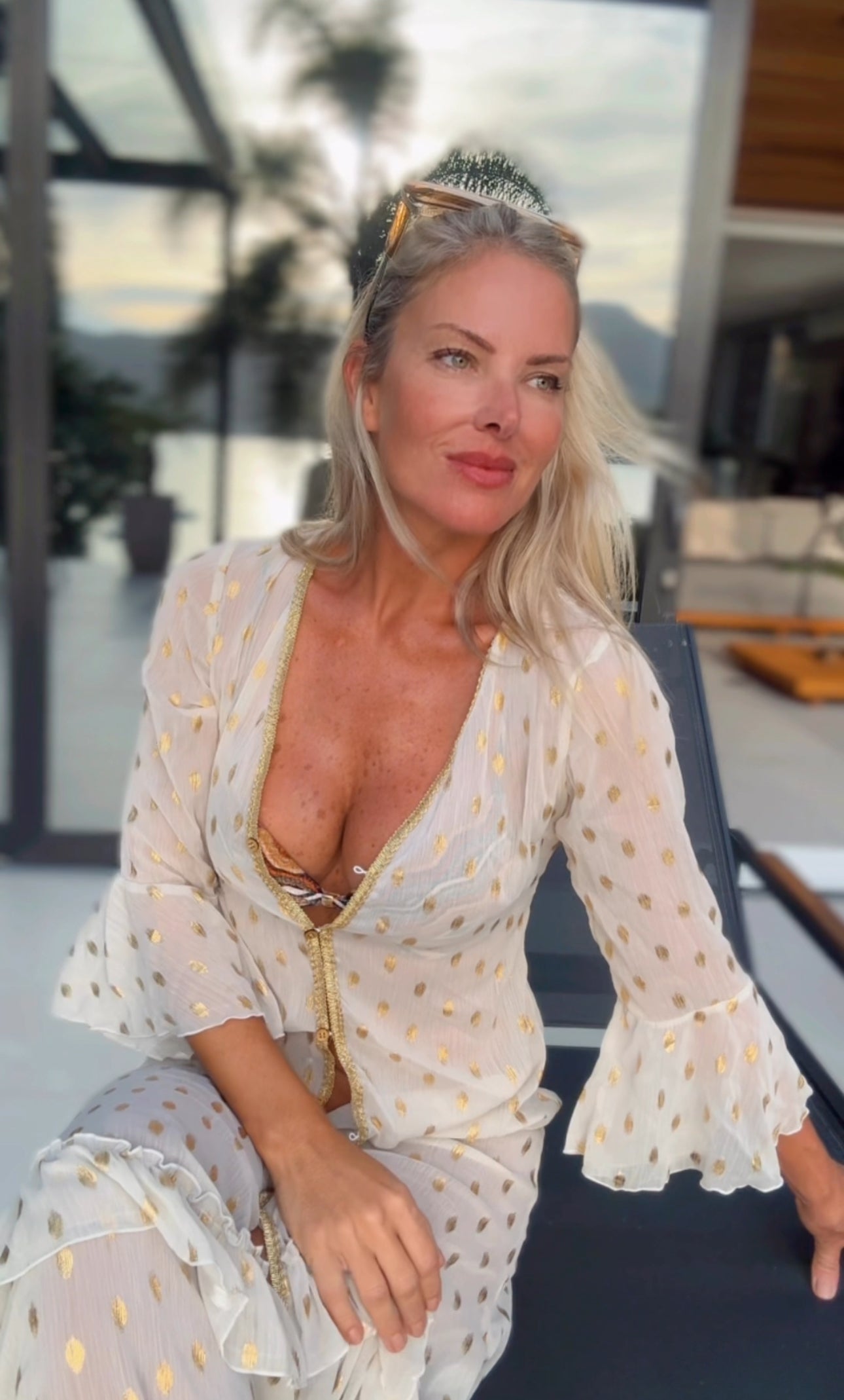 Saída de Praia LA ROCHELLE - NUDE COM DOURADO