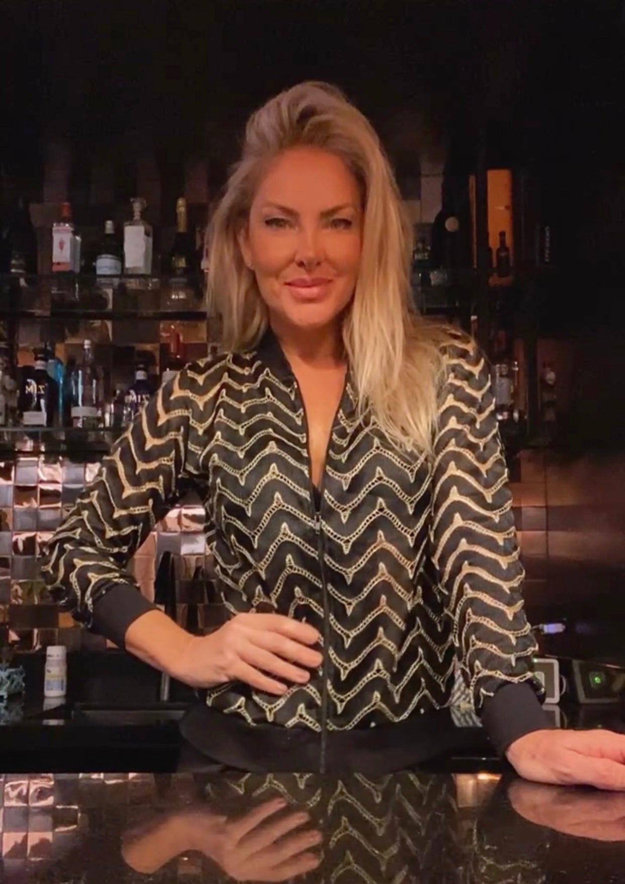 Jaqueta Bomber Preta com Dourada